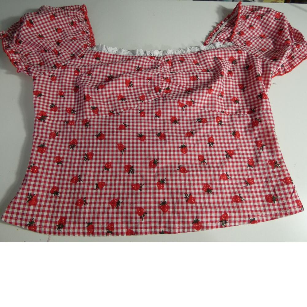Fashion Nova Women's 1X Cropped Top Strawberry Print Ruched Back Poufy Sleeves